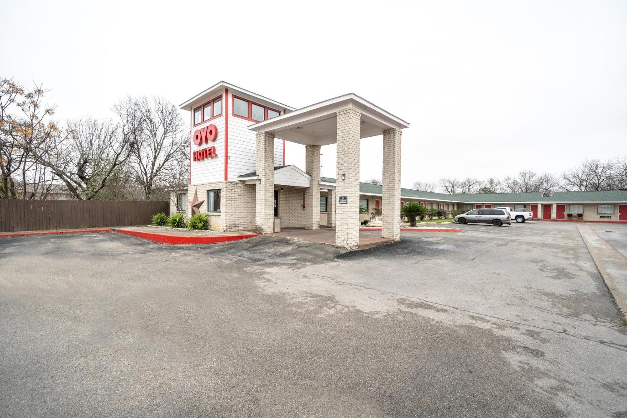 Oyo Hotel San Antonio Near At&T Center 외부 사진